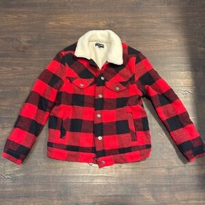 Love Tree red and black buffalo plaid Sherpa lined jacket
Size medium